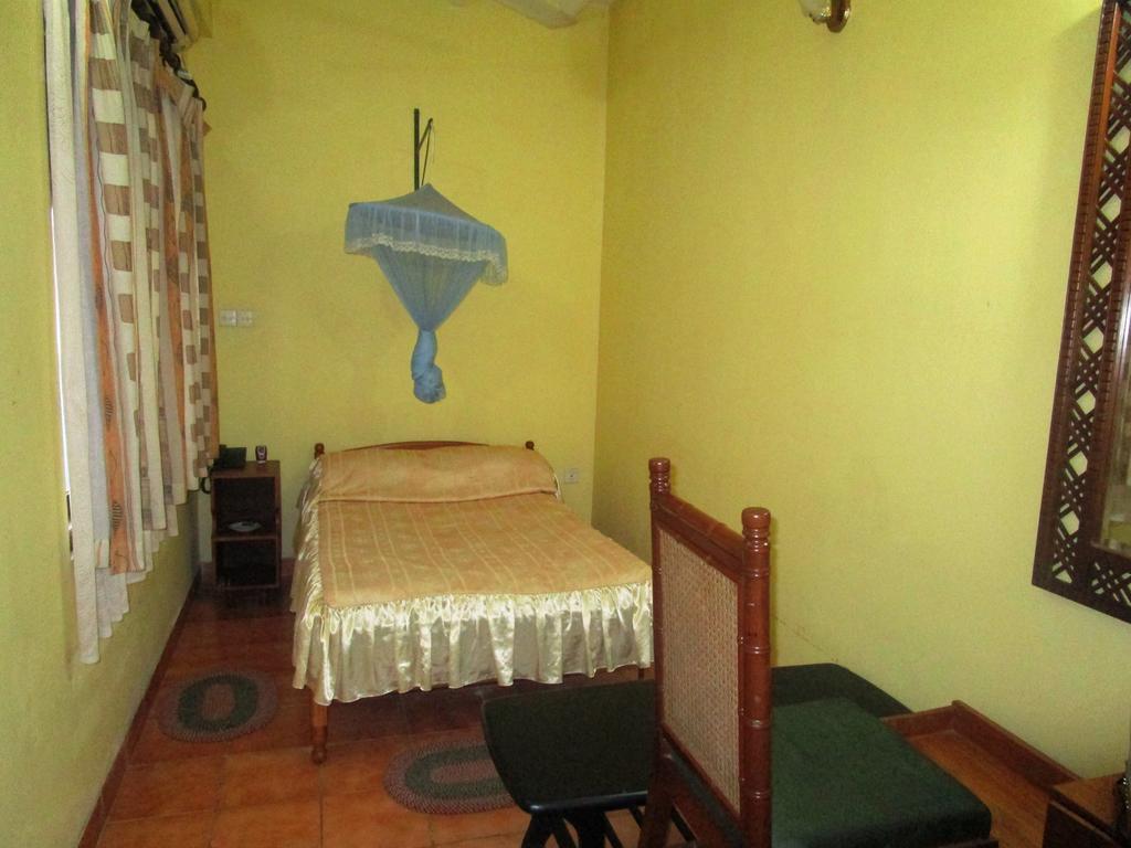 Hotel Shalini Anuradhápura Pokoj fotografie