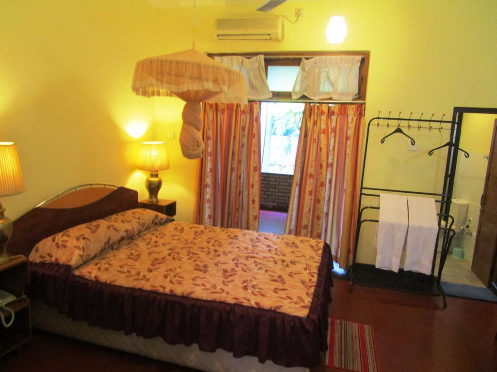 Hotel Shalini Anuradhápura Pokoj fotografie