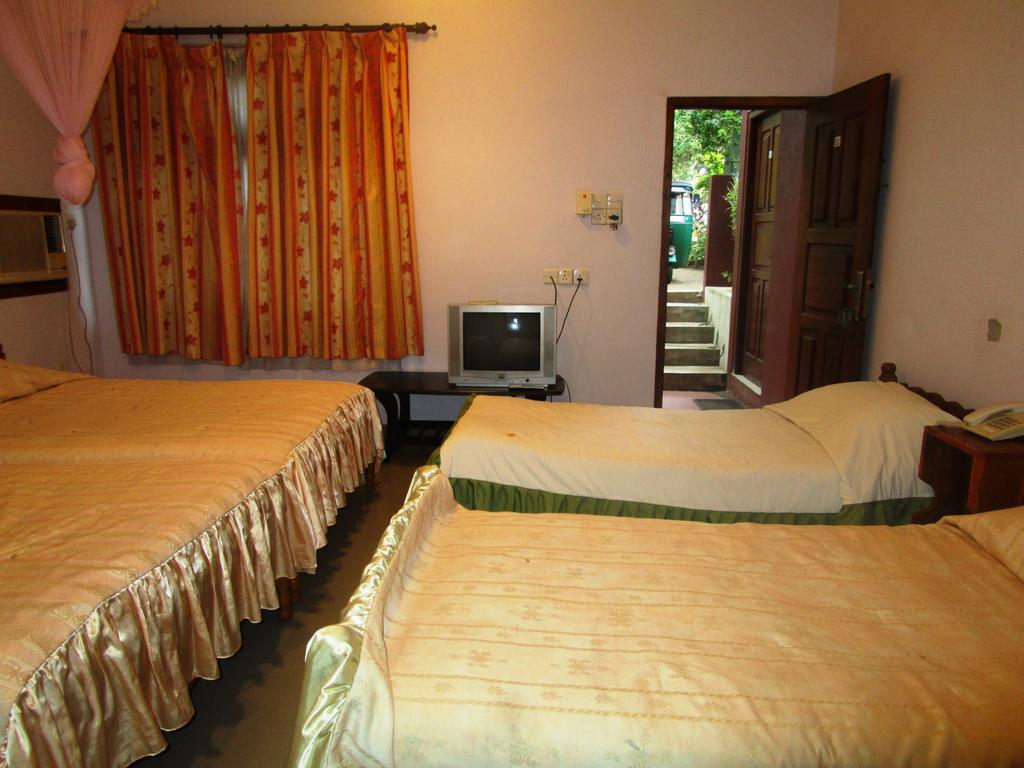 Hotel Shalini Anuradhápura Pokoj fotografie
